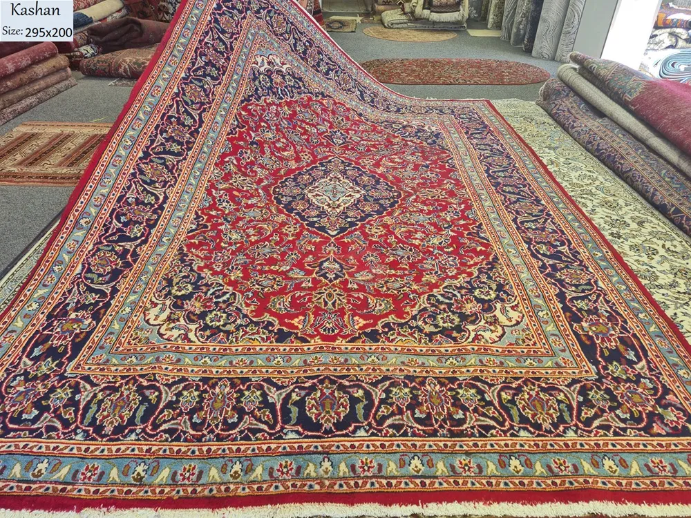 Hand knotted Persian Kashan carpet
