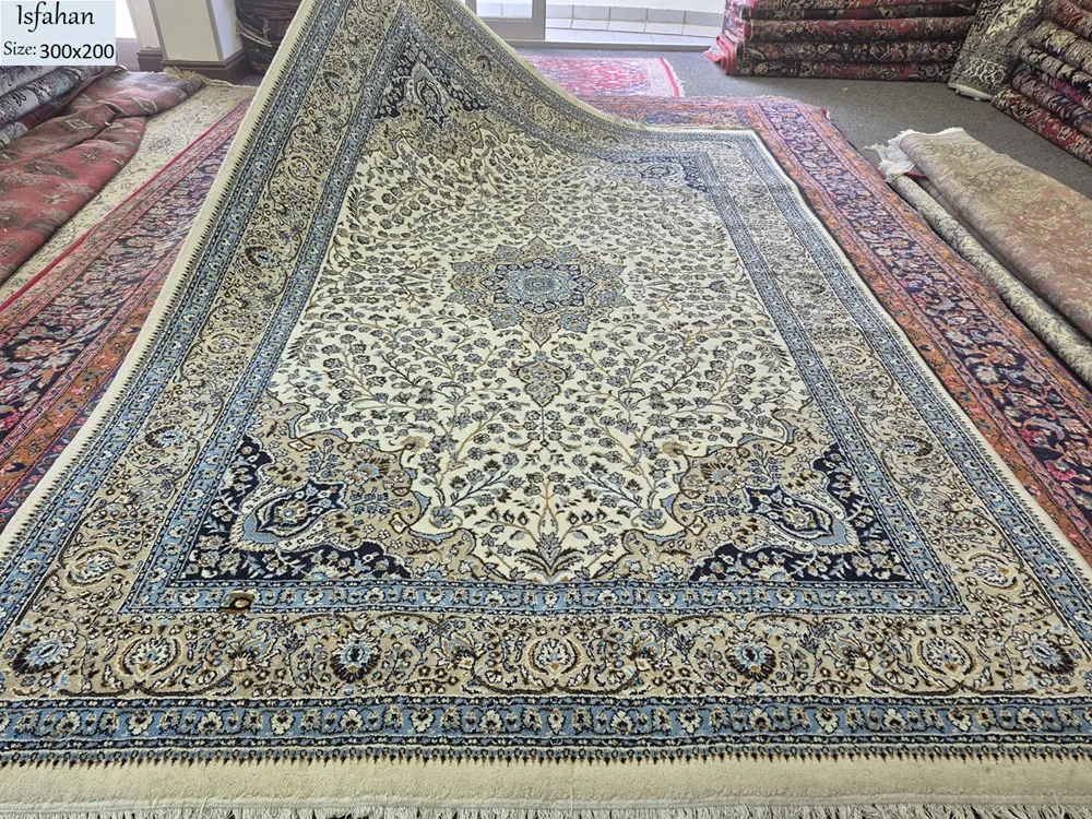 Isfahan rug 1 1