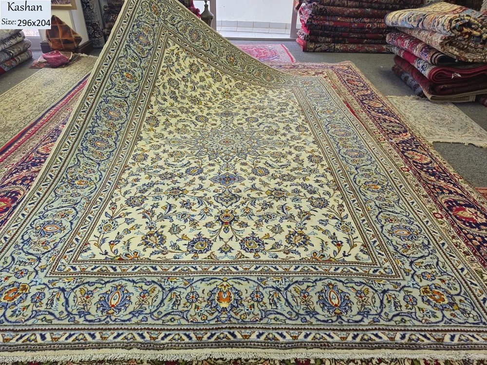 Elegance Hand knotted Persian Kashan carpet 2