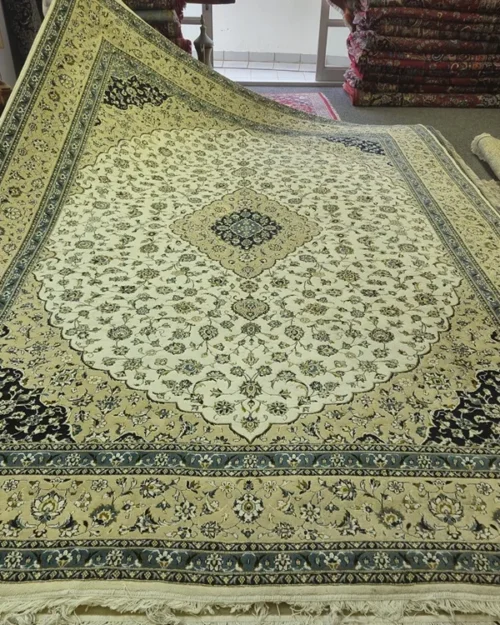 Kashan carpet